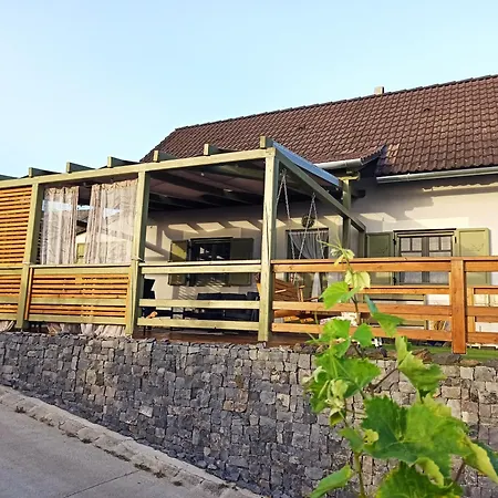 Nemcsuri Vendeghaz Somlo Apartmán Somlovasarhely