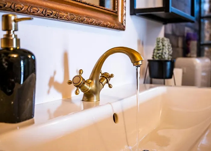 Nemcsuri Vendeghaz Somlo Apartament *