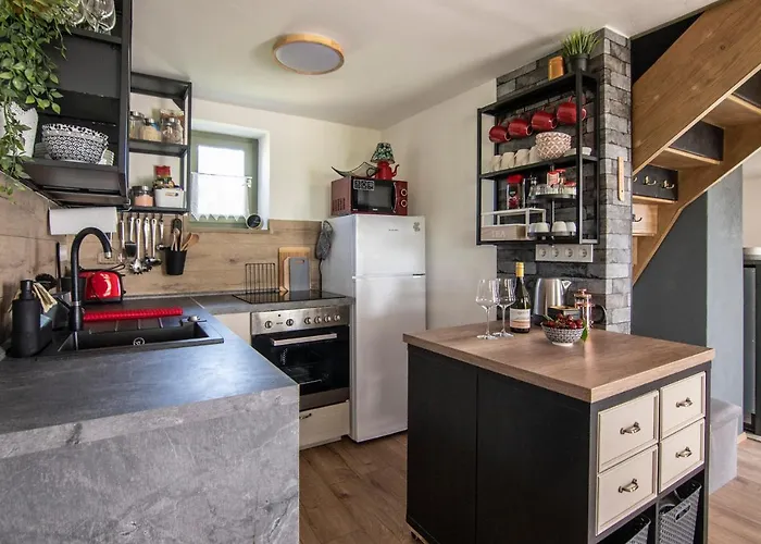 Nemcsuri Vendeghaz Somlo