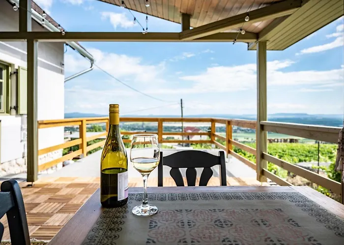 Nemcsuri Vendeghaz Somlo *