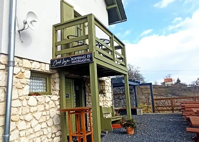 Nemcsuri Vendeghaz Somlo * Somlovasarhely