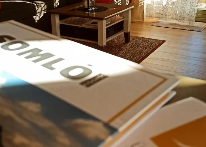 Nemcsuri Vendeghaz Somlo Apartament *