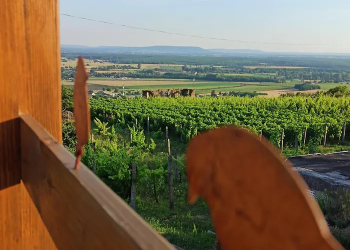 Nemcsuri Vendeghaz Somlo Apartament *